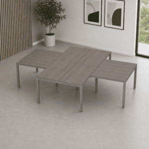 Mesa de oficina moderna con superficie de madera y estructura metálica para espacios de trabajo.