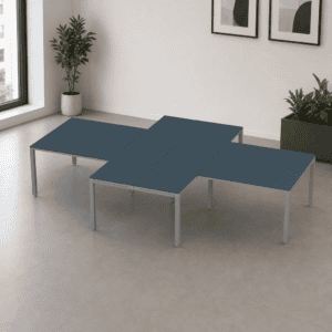 Mesa modular de oficina en espacio moderno y minimalista.